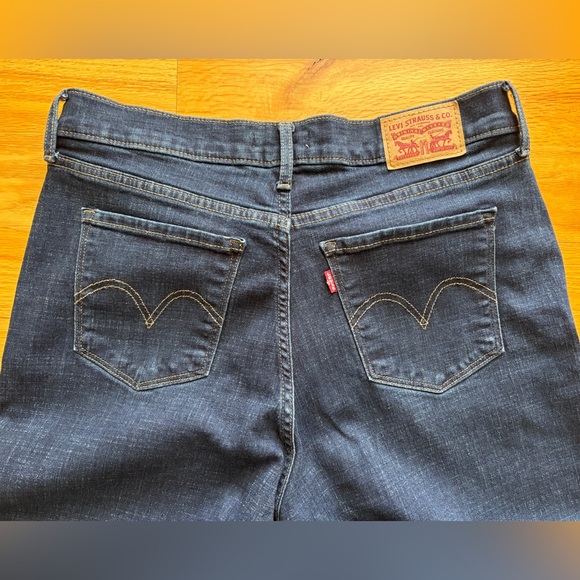 Levi's Women's Boot Cut Jeans - Picture 2 of 3